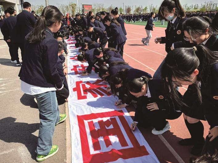 十一載，把種子“種”進學生心田